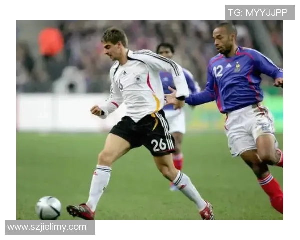 越看越喜欢的足球明星盘点与他们背后的动人故事